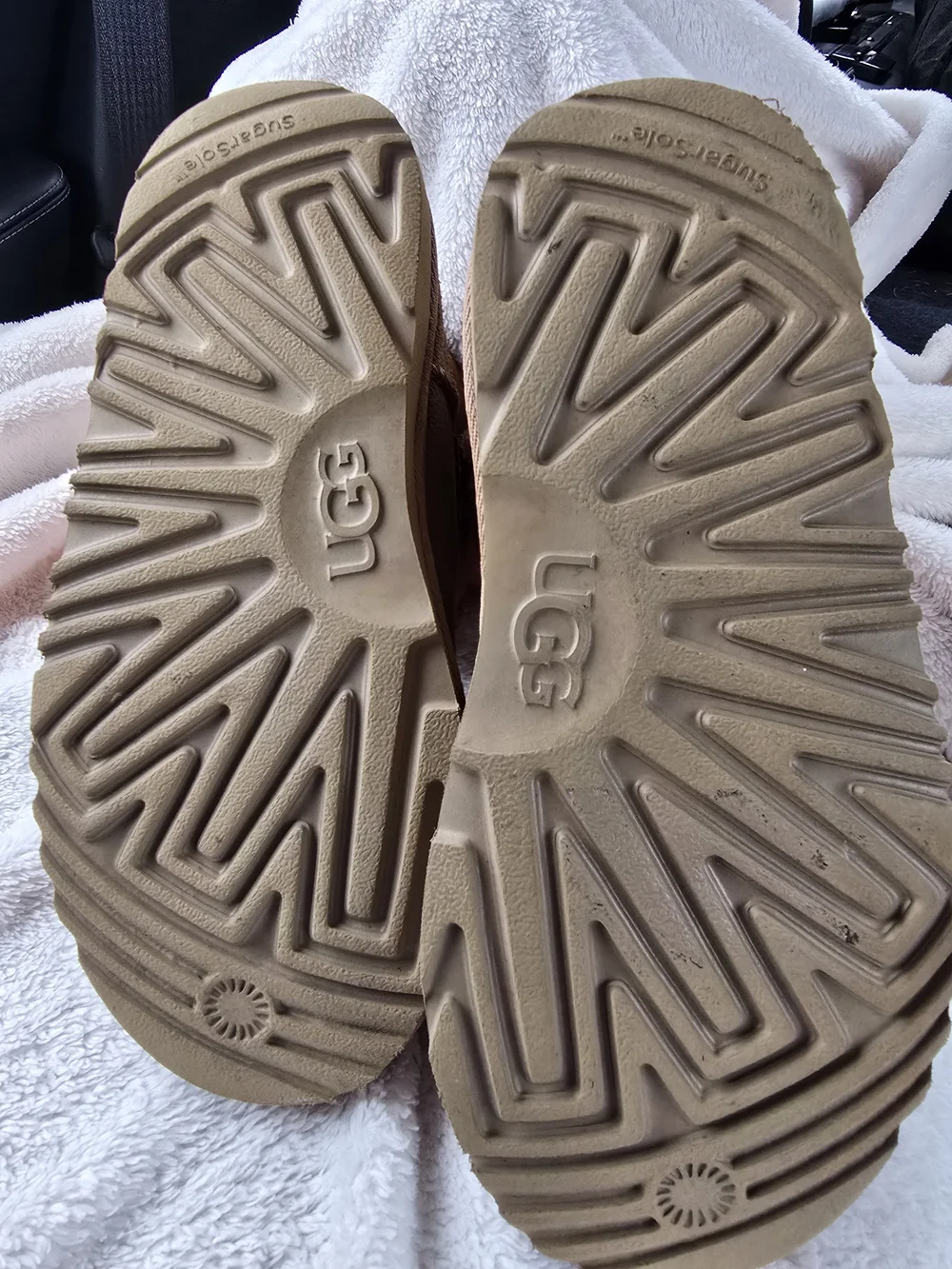 UGG Classic Mini Zipper Tape Logo Chestnut Suede Kuds Boots Size 3